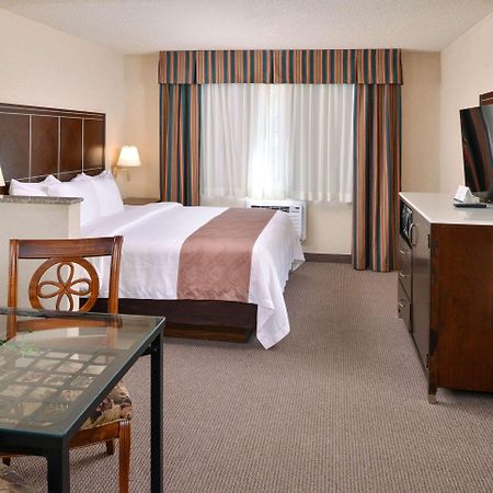 Quality Inn & Suites Walnut - City Of Industry Екстериор снимка
