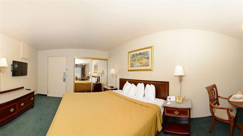 Quality Inn & Suites Walnut - City Of Industry Екстериор снимка