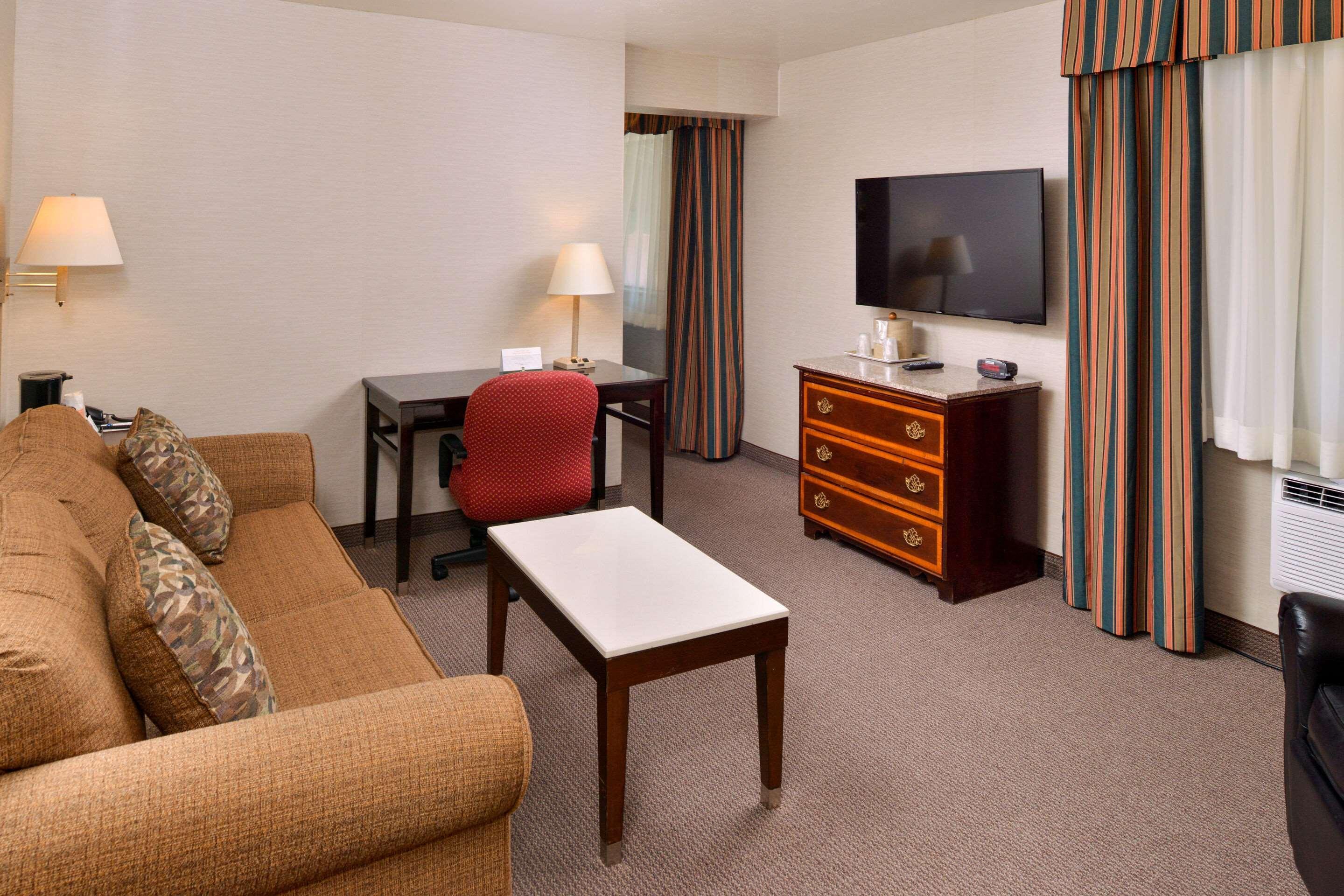 Quality Inn & Suites Walnut - City Of Industry Екстериор снимка