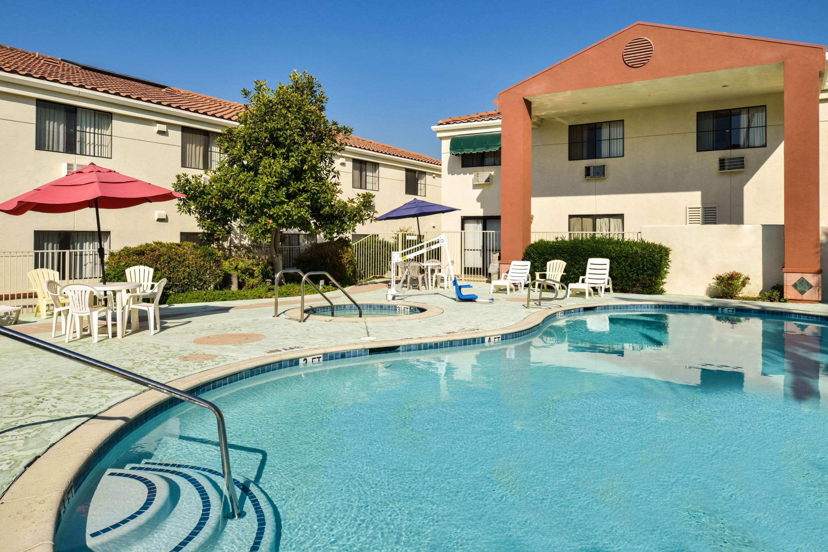 Quality Inn & Suites Walnut - City Of Industry Екстериор снимка