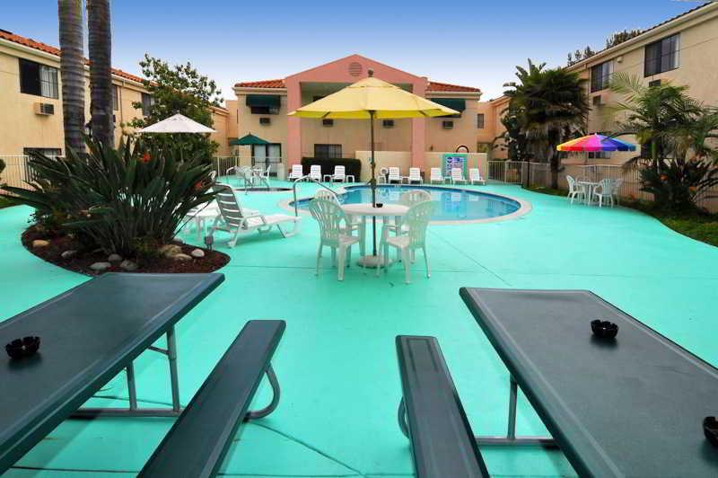 Quality Inn & Suites Walnut - City Of Industry Екстериор снимка