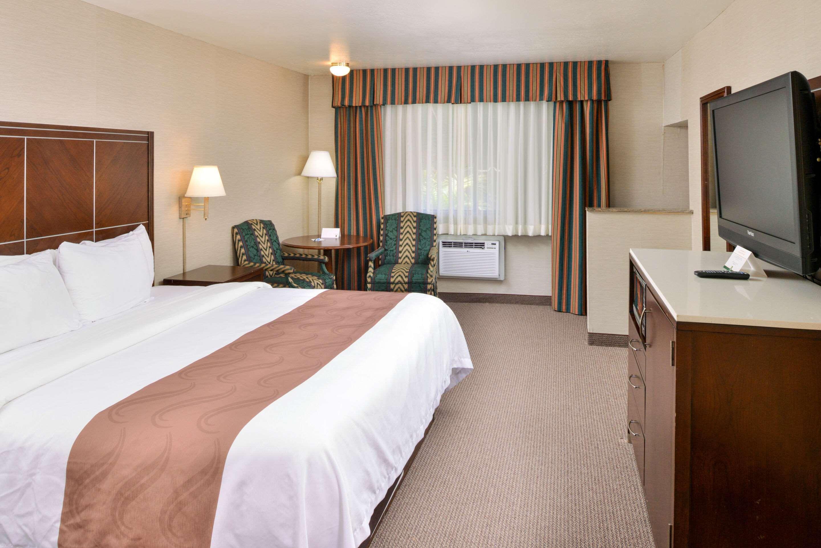 Quality Inn & Suites Walnut - City Of Industry Екстериор снимка