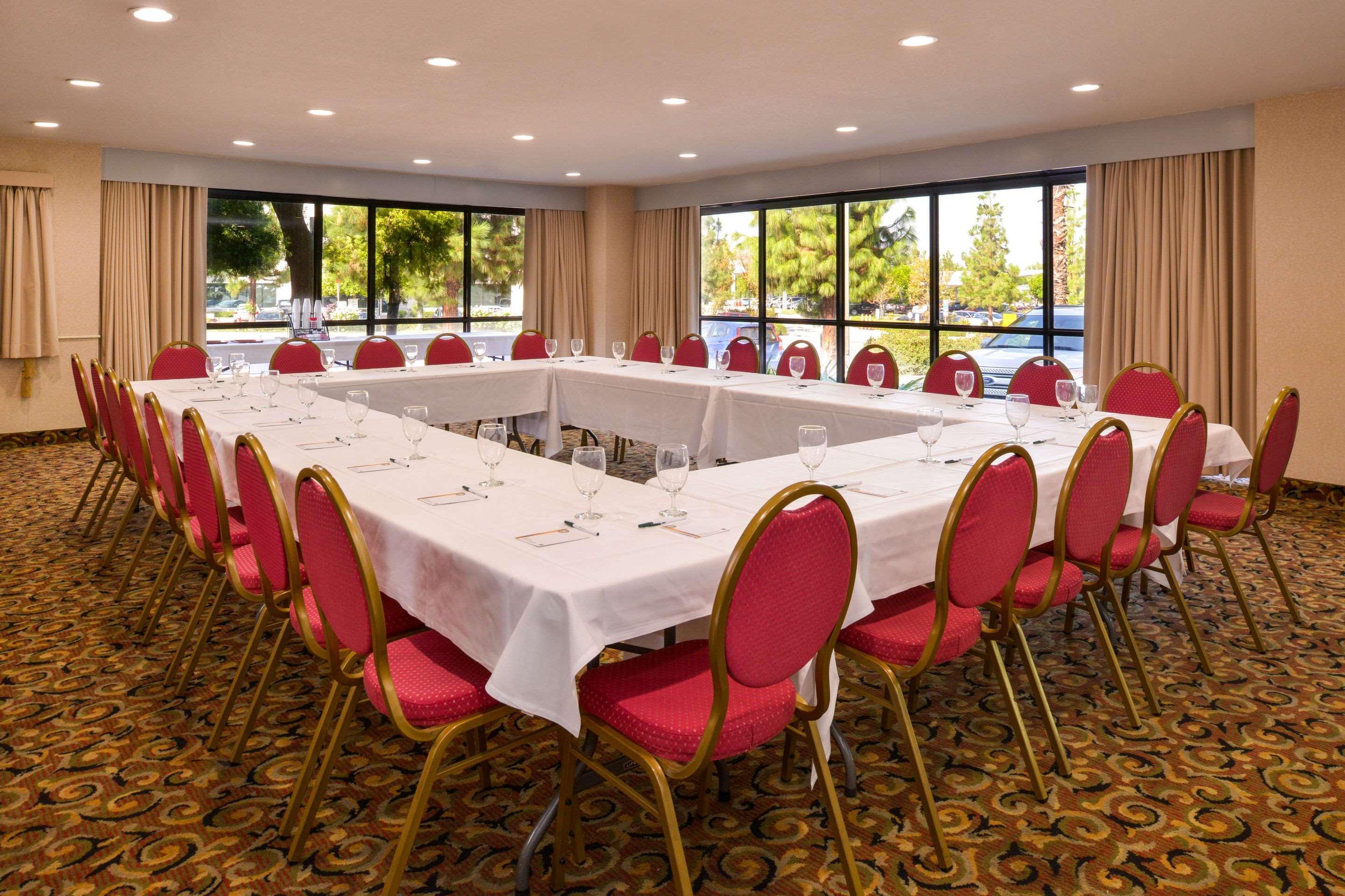 Quality Inn & Suites Walnut - City Of Industry Екстериор снимка