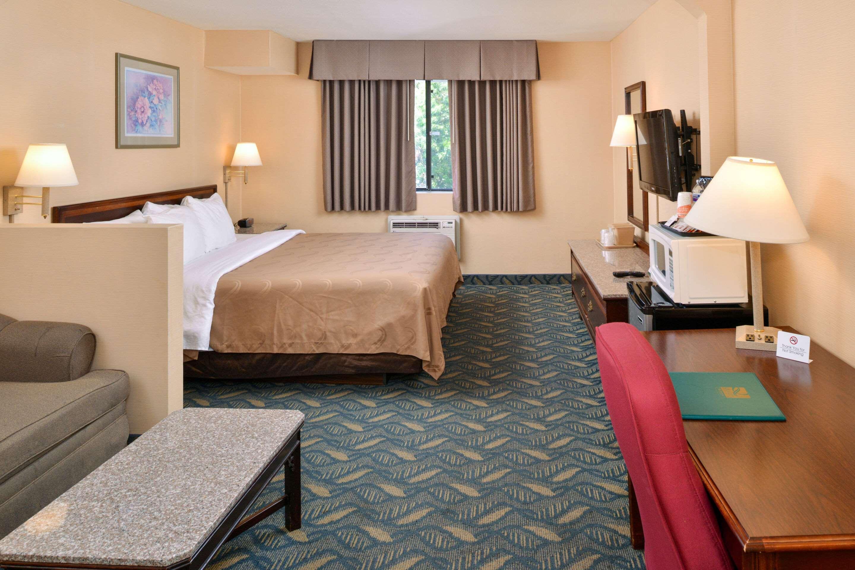 Quality Inn & Suites Walnut - City Of Industry Екстериор снимка