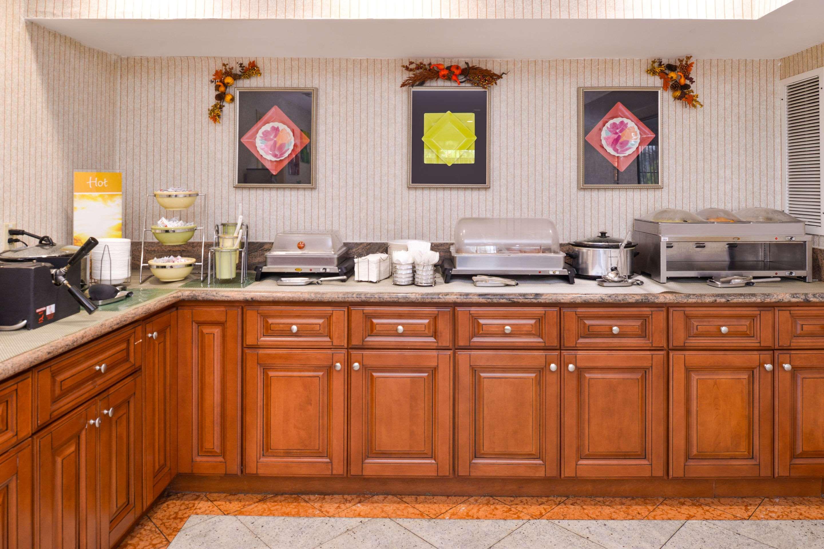 Quality Inn & Suites Walnut - City Of Industry Екстериор снимка