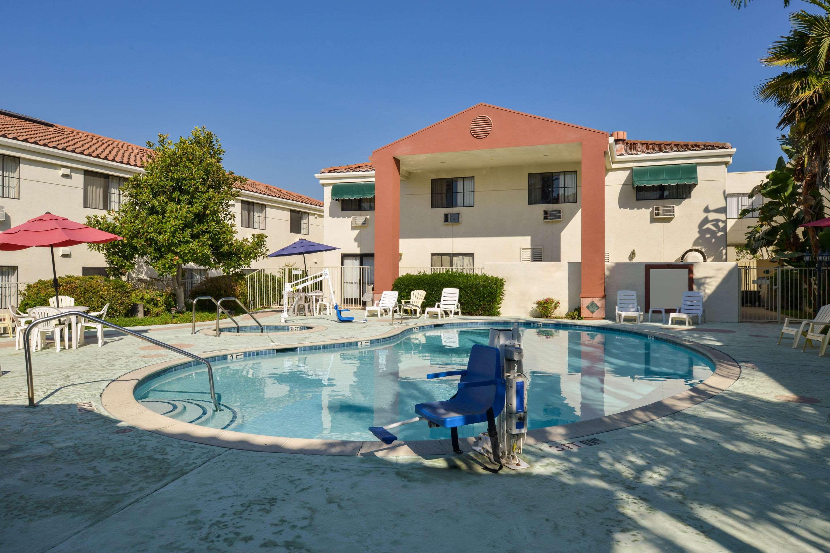 Quality Inn & Suites Walnut - City Of Industry Екстериор снимка