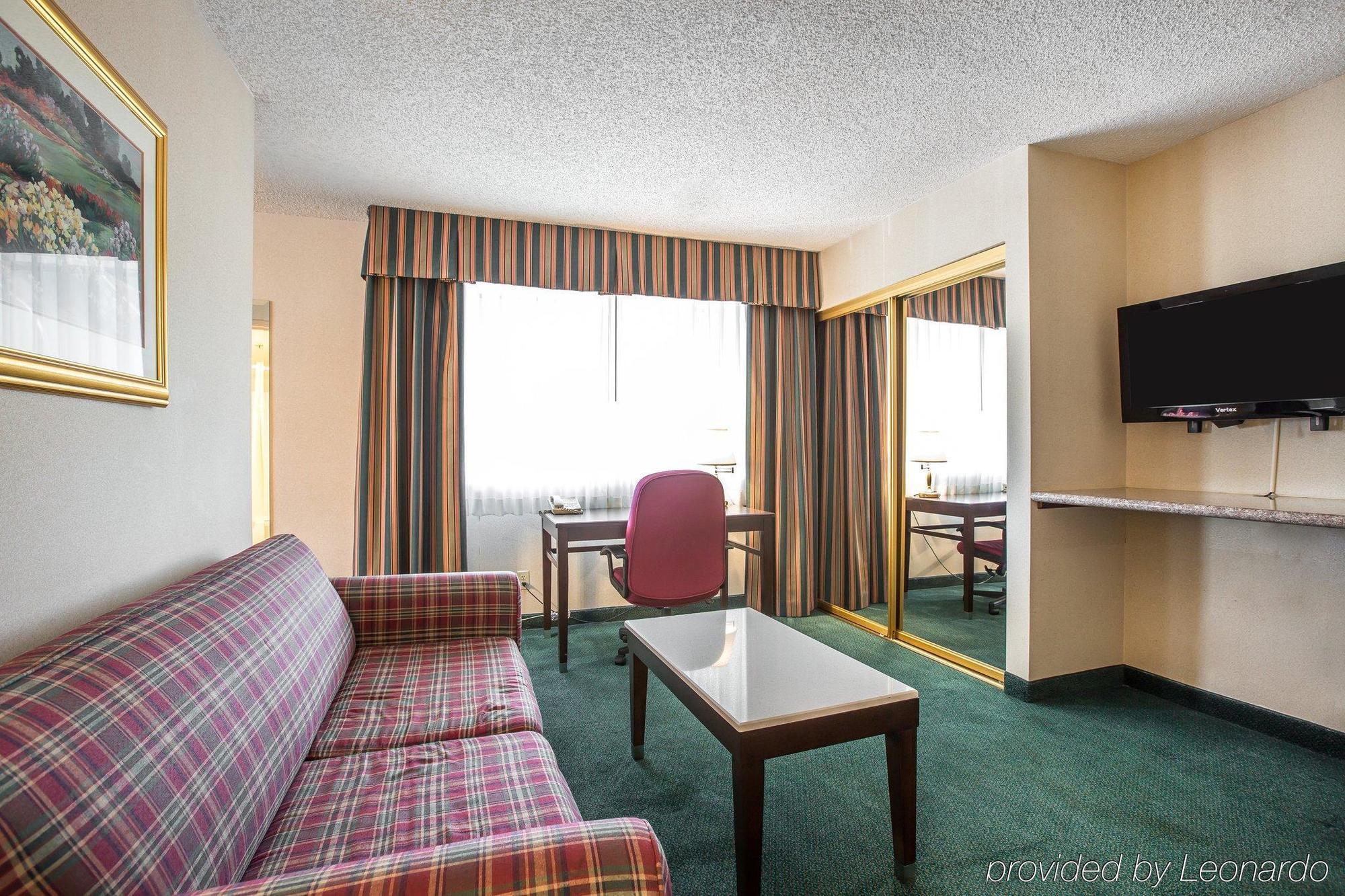 Quality Inn & Suites Walnut - City Of Industry Екстериор снимка