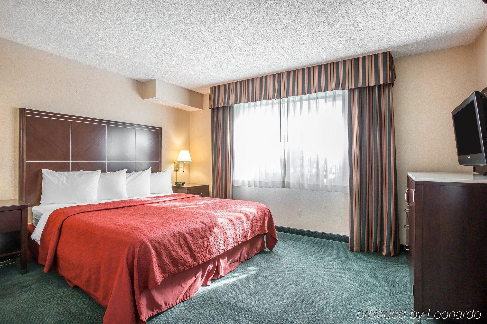 Quality Inn & Suites Walnut - City Of Industry Екстериор снимка