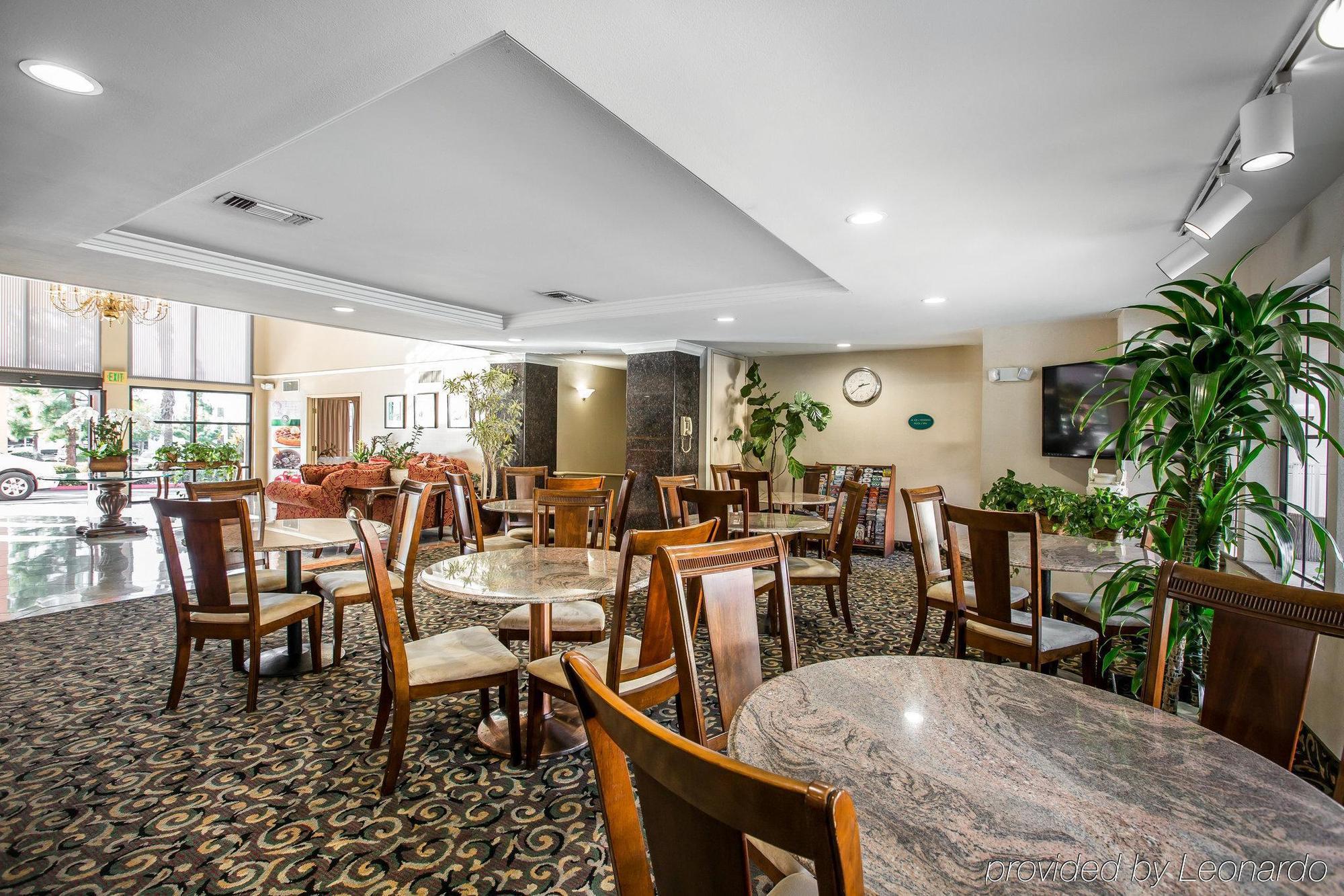 Quality Inn & Suites Walnut - City Of Industry Екстериор снимка