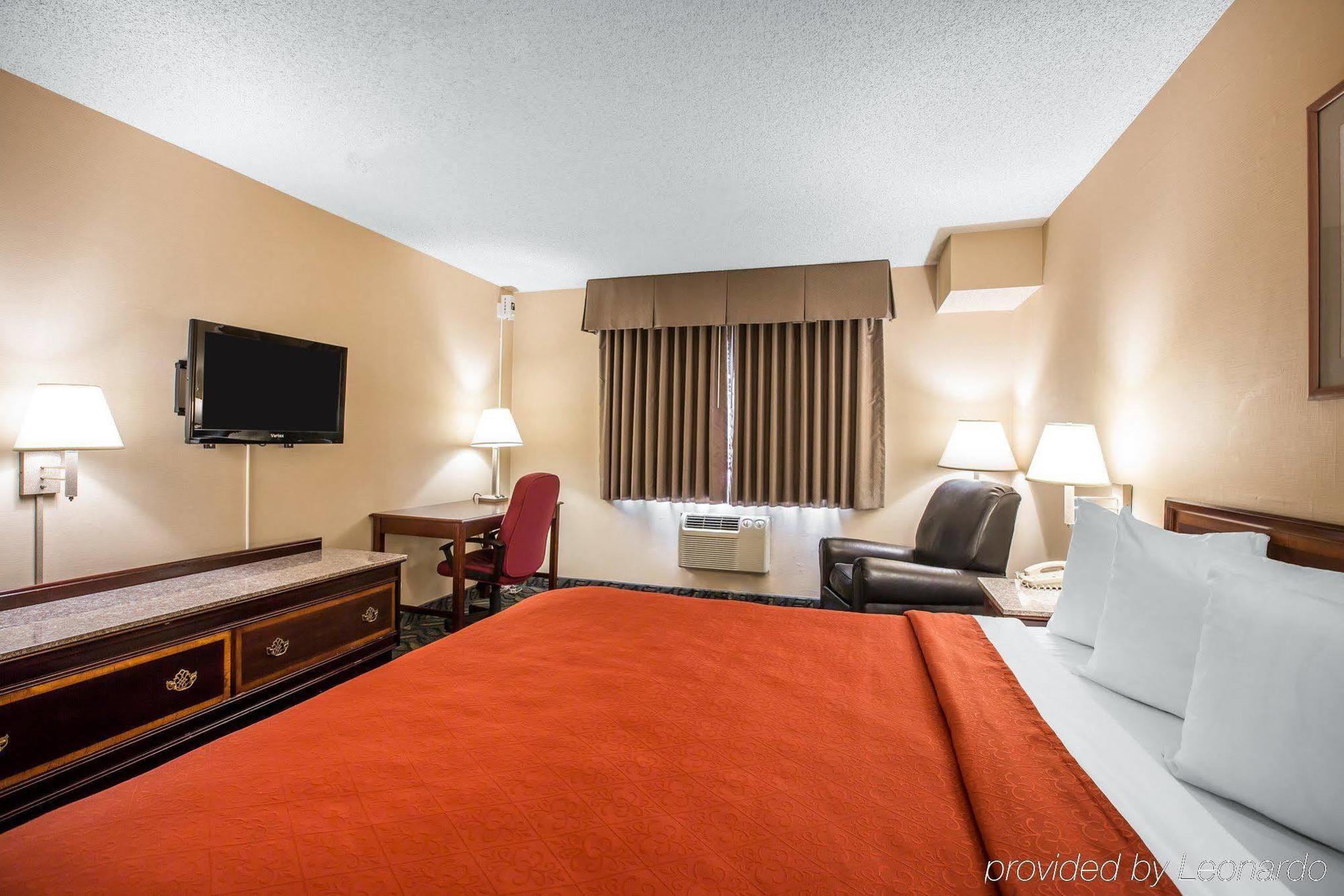 Quality Inn & Suites Walnut - City Of Industry Екстериор снимка