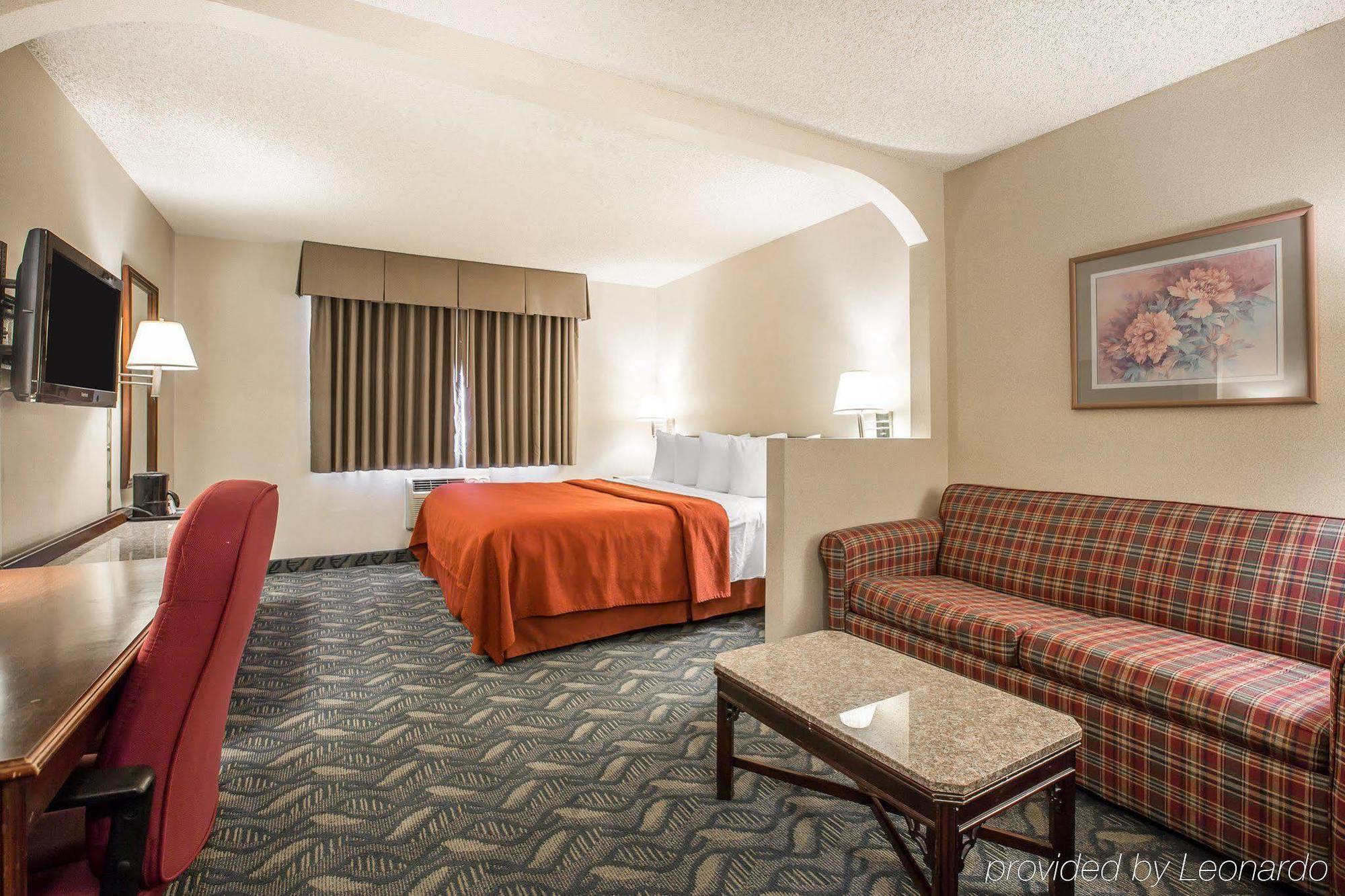 Quality Inn & Suites Walnut - City Of Industry Екстериор снимка