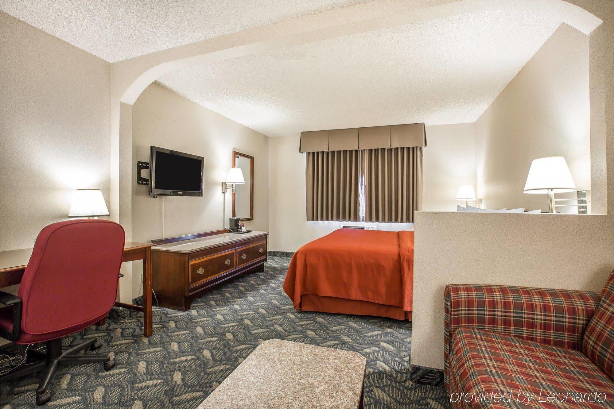 Quality Inn & Suites Walnut - City Of Industry Екстериор снимка