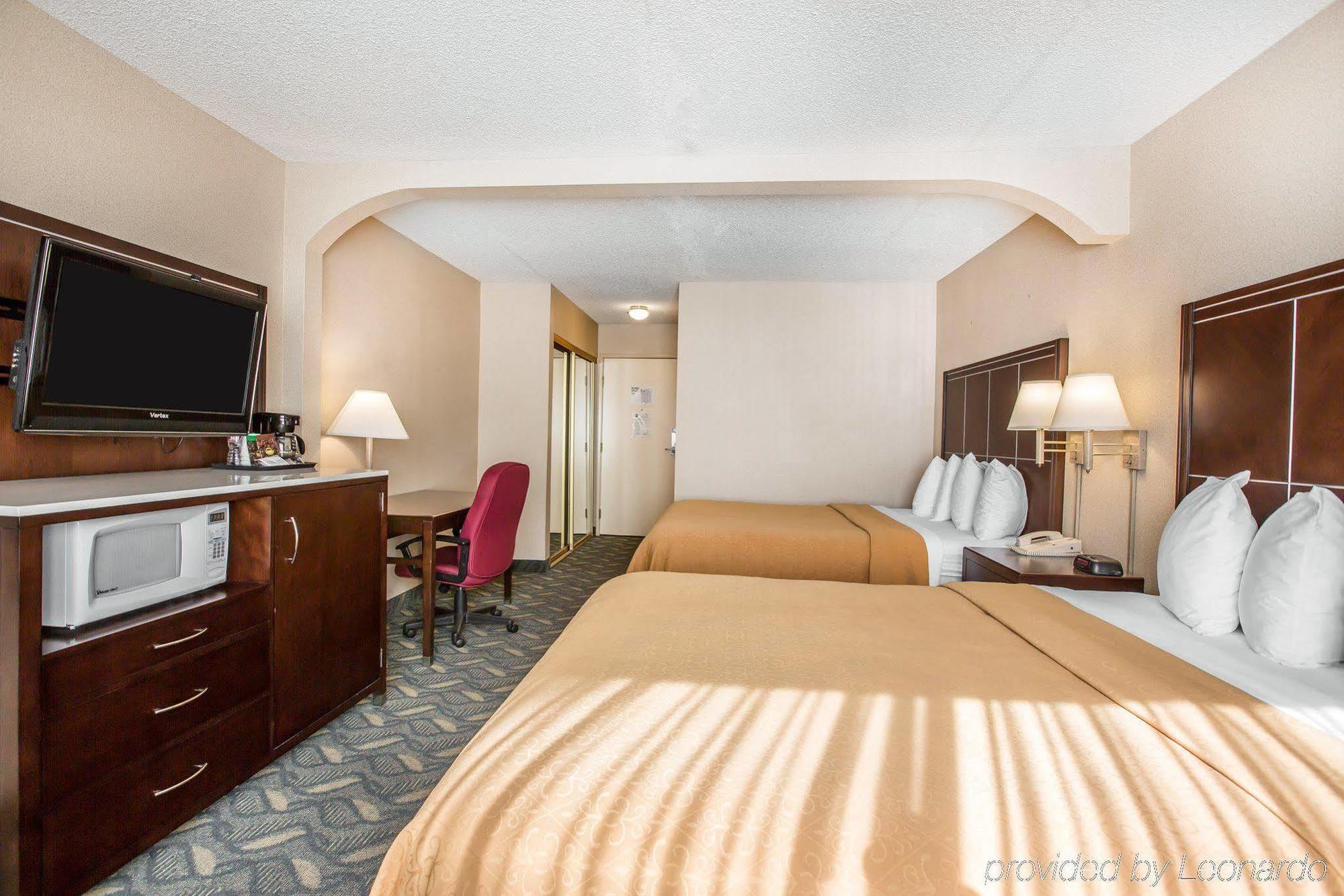 Quality Inn & Suites Walnut - City Of Industry Екстериор снимка