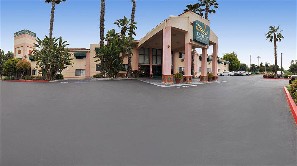 Quality Inn & Suites Walnut - City Of Industry Екстериор снимка