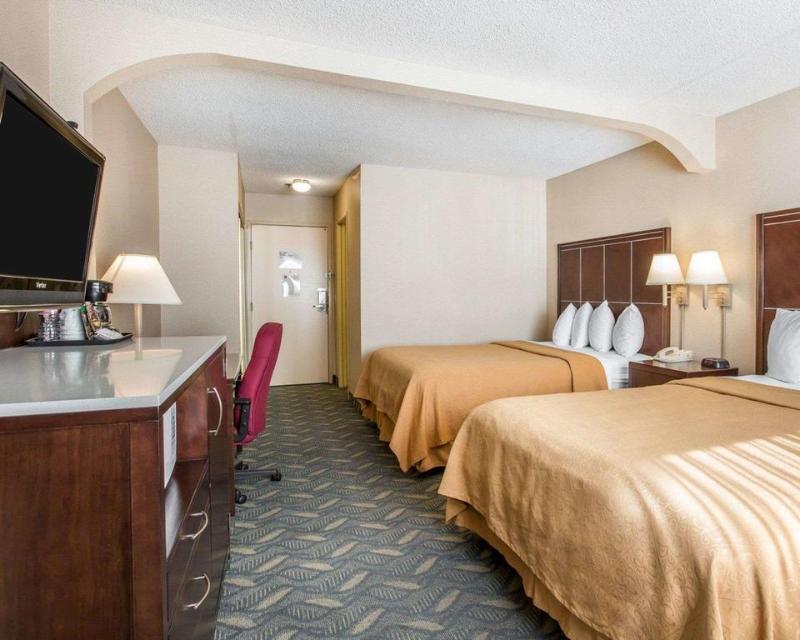 Quality Inn & Suites Walnut - City Of Industry Екстериор снимка
